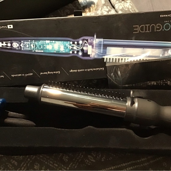 Black and Silver Hair Styling Tool - Picture 5 of 5